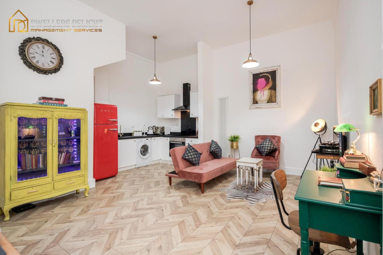 Entire 2 Bed Flat Plaistow,Canning Town Prime Location In Лондон Екстериор снимка